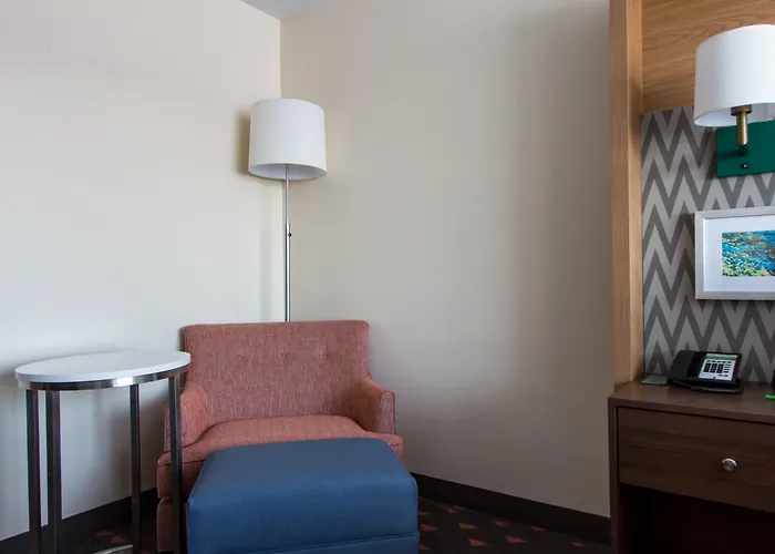 Holiday Inn Hotel & Suites - Mount Pleasant