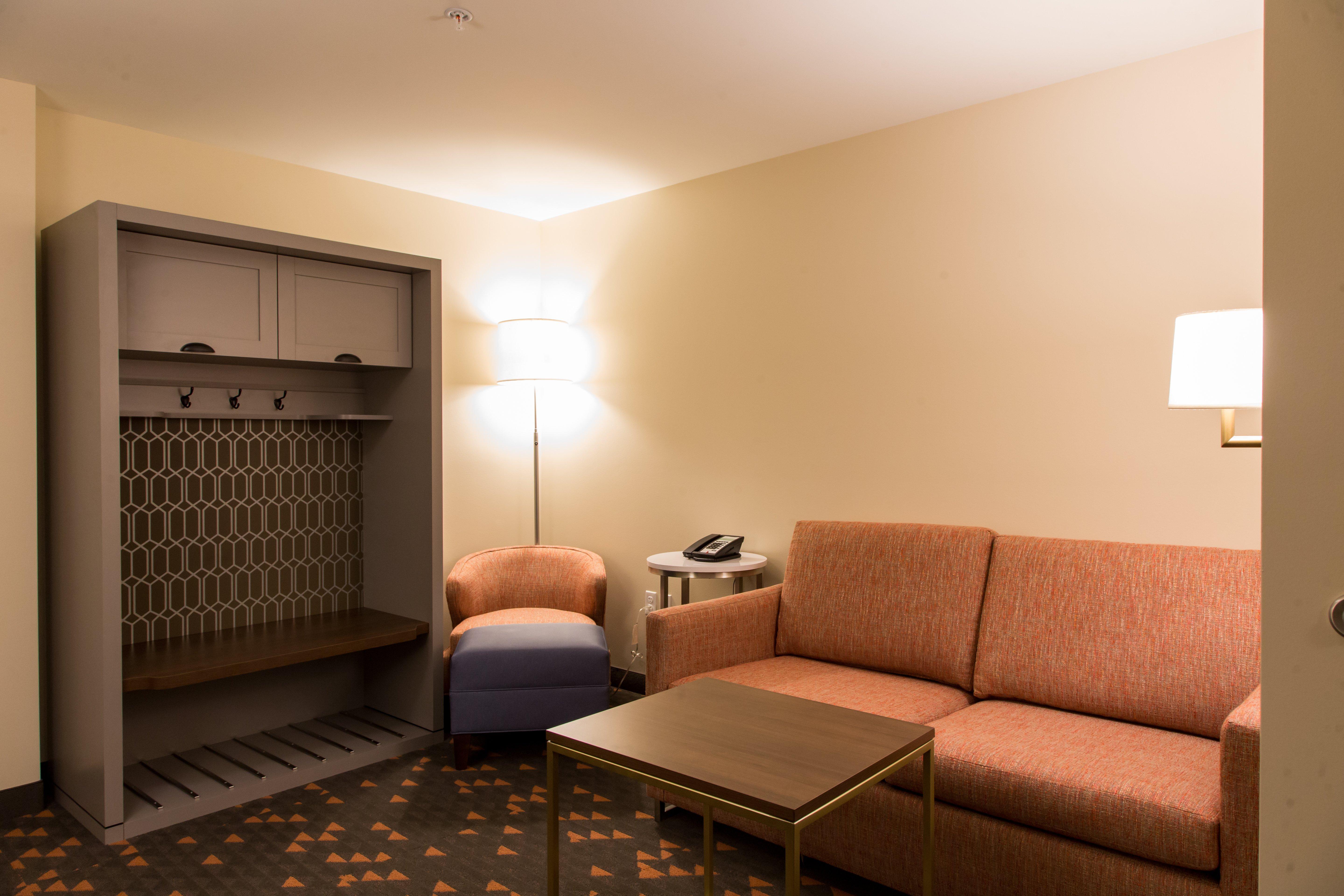& - By Ihg