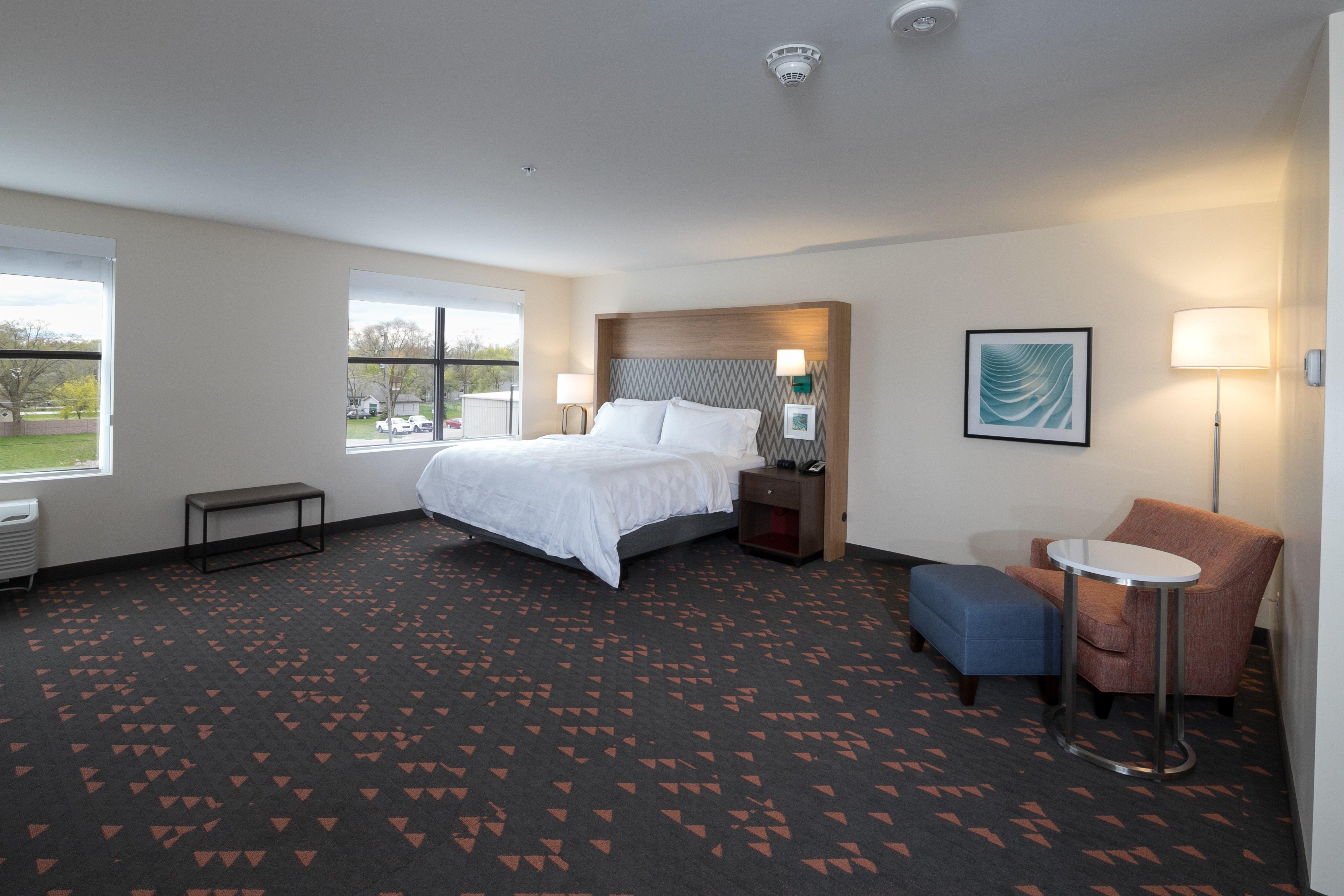 & - By Ihg Mount Pleasant